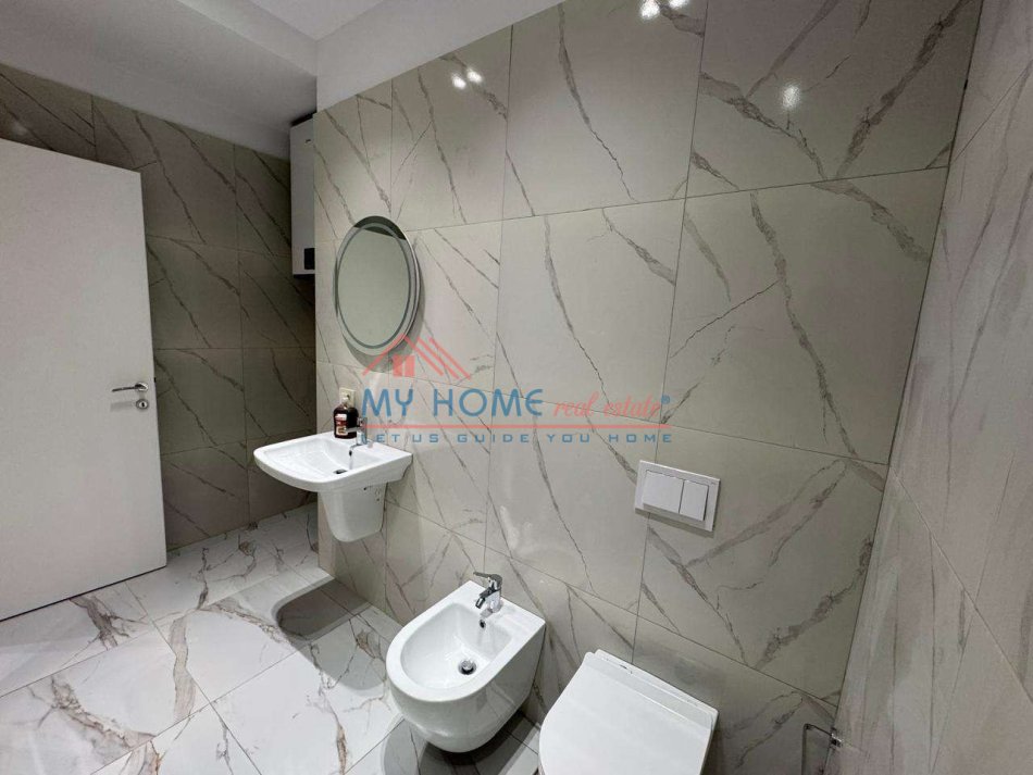 Tirane, jepet me qera zyre Kati 14, 104 m² 1.100 € (Rruga Mine Peza)