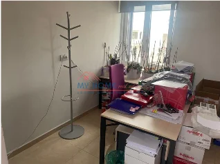 Tirane, jepet me qera zyre Kati 6, 106 m² 1.100 € (Myslym Shyri)