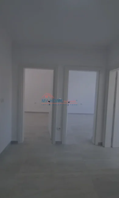 Tirane, jepet me qera zyre Kati 5, 74 m² 700 € (Qender)