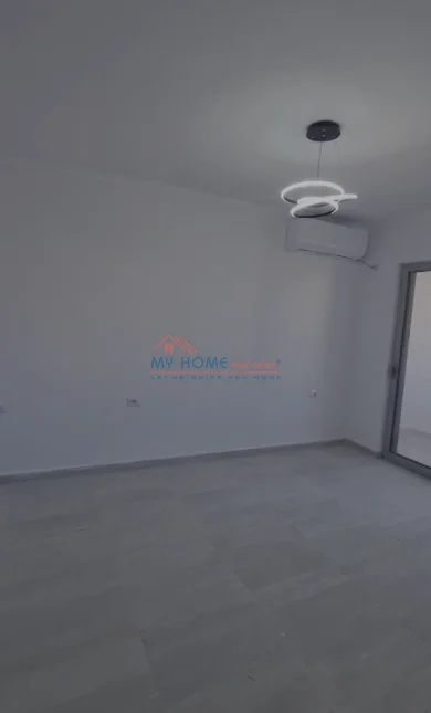 Tirane, jepet me qera zyre Kati 5, 74 m² 700 € (Qender)