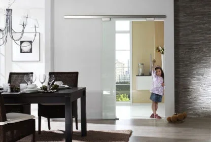 Tirane, - Dyer PERLAN