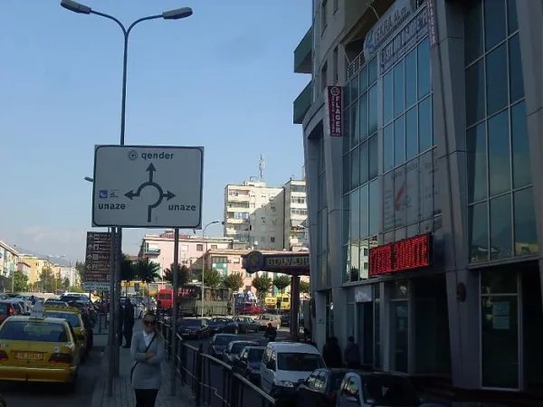 Tirane, - "FLAGER sh.p.k" hap Filialin e saj ne Tirane prane rreth rrotullimit te Zogut te Zi