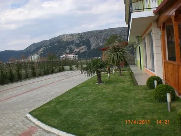 Lezhe, ofroj dhoma me qera per sezonin e veres  (shengjine)