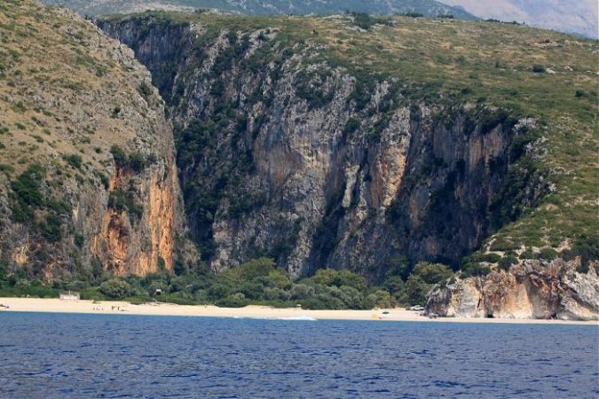 Vlore, ofroj cader 1.000 Leke/nata (Jal,himare)