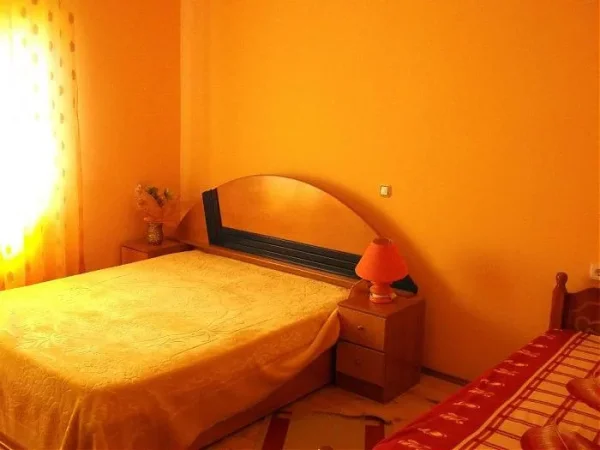 Pogradec, jap me qera Vile 150 m²  (zona e vilave)