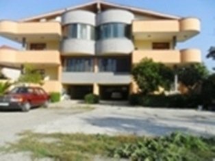 Tirane, jap me qera ambjent biznesi 800m2+ dy vila 1600 Euro (Vangjel Noti, Perball Doganes)