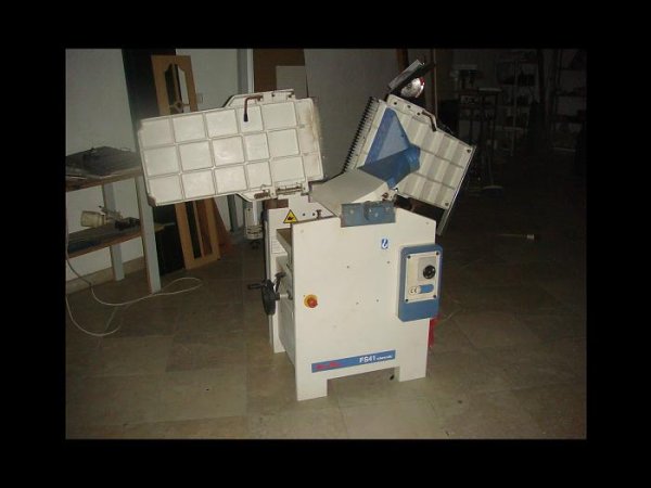 Durres, - Makineri per punim druri
