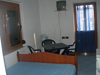 Vlore, jap me qera apartament 200 m² 15 Euro (Uji i ftohte)