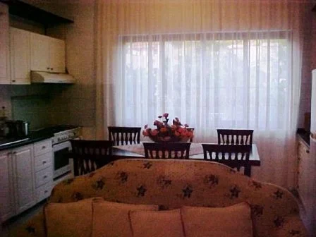 *Vlore, ofroj Vile ose dhoma te kendshme pushimi*