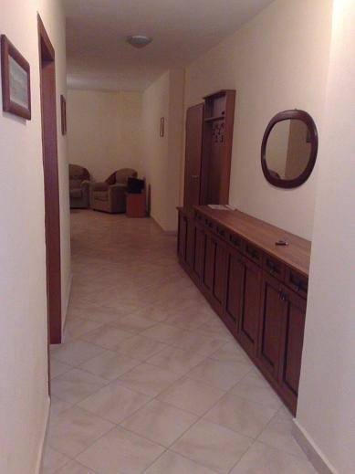 Durres, jap me qera apartament 3+1 Kati 8, 110 m² 25 Euro Nata (Plazh Iliria).Ngjit me Hotel Florida.Pamje Deti