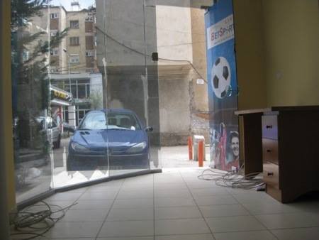 Tirane, jap me qera 20 m² 18.000  (Fortuzi)