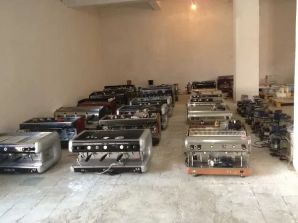 Tirane, - EKSPRESE ITALIANE