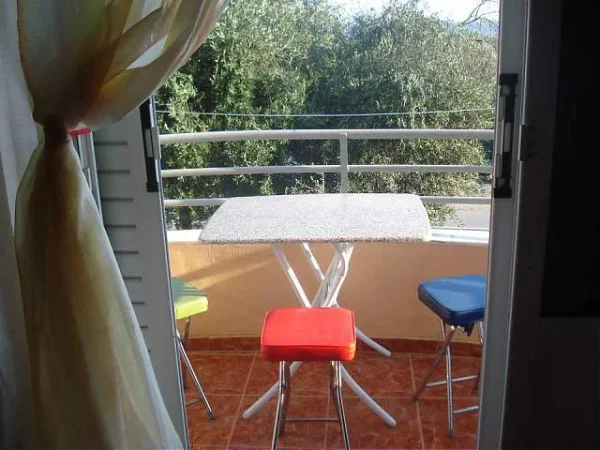 Vlore, jap me qera garsonier 2.000 Leke/nata (Qeparo)