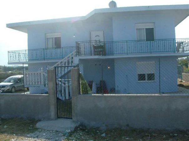 Vlore, jap me qera shtepi 150 m² 4.000 Leke (orikum)