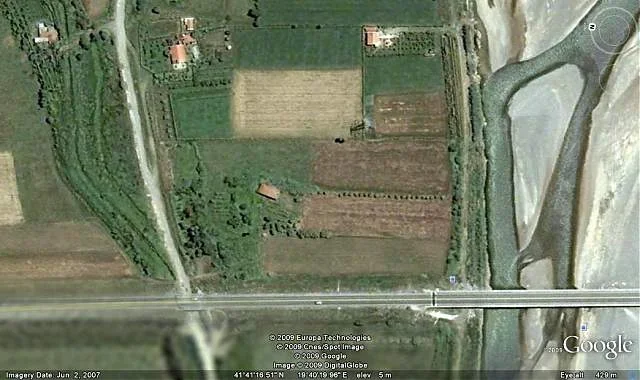 Lezhe, ofroj 17.933 m²  (kryqezimin e lumit mat me autostraden tirane -lezh)