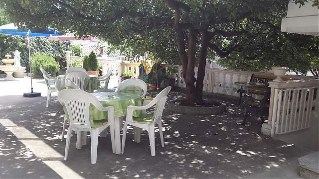 Ulqin, jap me qera apartament 8 Euro (Ymer prizreni (tek rethi))