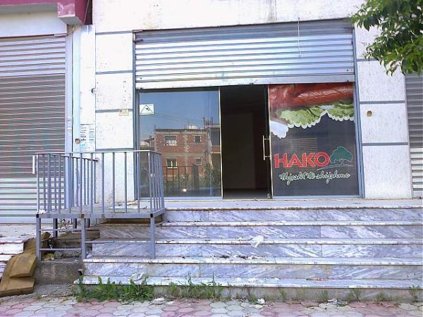 Tirane, jap me qera ose shitet dyqan Kati 1, 105 m² (Unaza e Re (Afer Astirit))