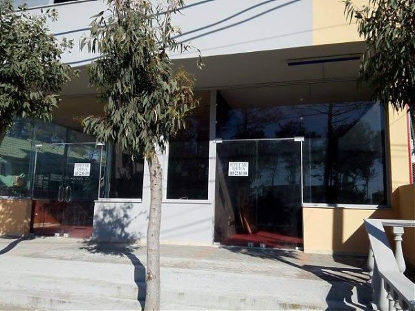 Durres, jap me qera 100 m²  (Plazhi Golem)