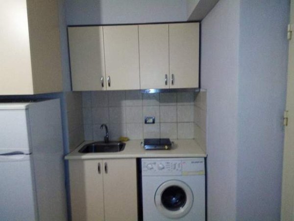 Tirane, jepet me qera garsonier 1+1 Kati 1, 25 m² 35 Euro (Bl Bajram Curri)