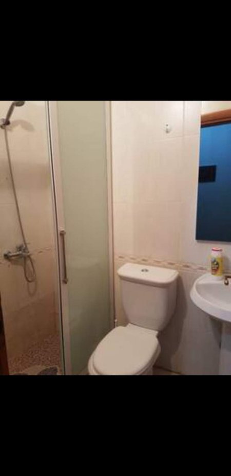 Vlore, jap me qera garsonier Kati 2, 35 m² 30 Euro (Rr. Dhimiter Konomi / Lungomare)