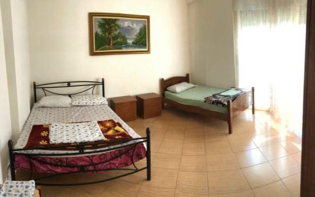 Vlore, jap me qera apartament Kati 8, 120 m² 2.000 Leke (Bulevardi Ismail Qemali)