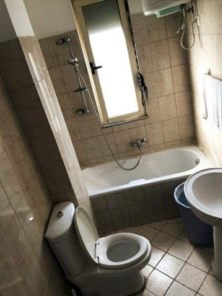 Vlore, jap me qera apartament Kati 8, 120 m² 2.000 Leke (Bulevardi Ismail Qemali)