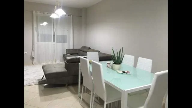 Tel 0697112292 BLEJME elektroshtepiake dhe mobilje te perdorura  si dhoma gjumi guzhina kende divane tavolina me karrike dyer dritare  etj