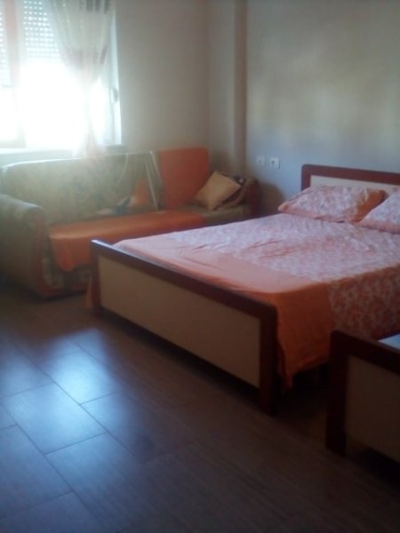 Vlore, jap me qera apartament 1+1+BLK Kati 4, 70 m² 30 Euro (Lungomare -afer Koral Bar)