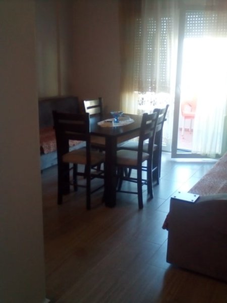 Vlore, jap me qera apartament 1+1+BLK Kati 4, 70 m² 30 Euro (Lungomare -afer Koral Bar)