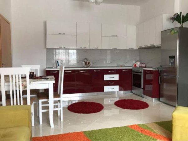 Vlore, jap me qera apartament 2+1+BLK Kati 3, 100 m² 30 Euro