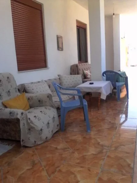 Vlore, ofroj garsonier Kati 1, 30 m² 2.000 Leke (Lungomare)