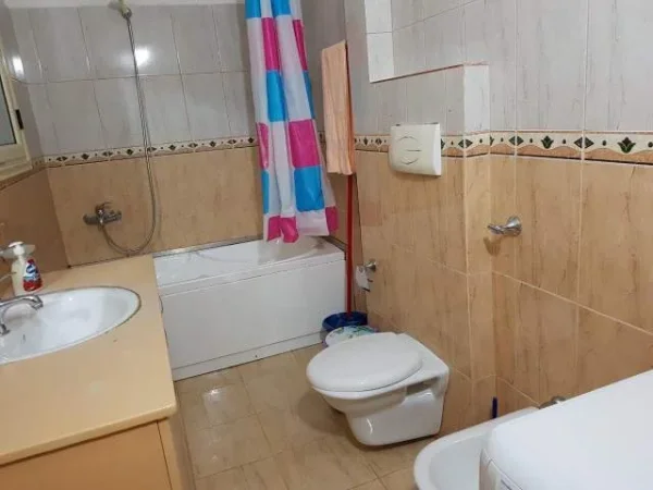 Vlore, jap me qera apartament 1+1+BLK Kati 7, 80 m² 40 Euro (Haziz Xhyherri)