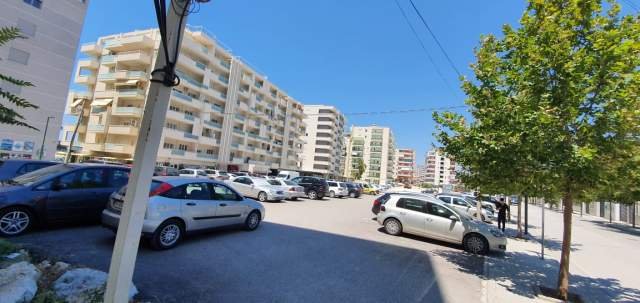 Vlore, jap me 2 garsonire Kati 1, 35m²-55 m² 3.000 Leke (Lungomare)