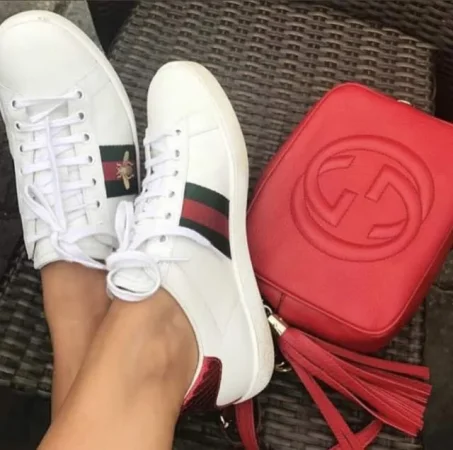 Tirane, - Shes me shumice