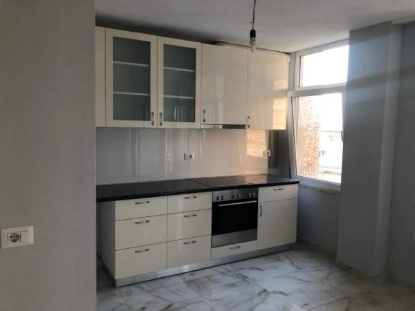 Tirane, shes Vile 735 m² 500.000 Euro (Kamez)