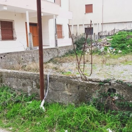 Durres, shes truall 360 m²  (Ndodhet ne rrugen e plazhit lagja 13 ,prane rrotes)