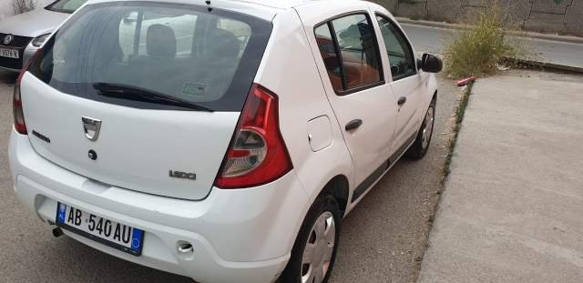 Tirane, shes makine Dacia SORENDO Viti 2012, 5.000 Euro