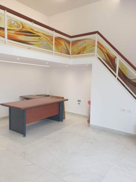 Tirane, jepet me qera Kati 0, 35 m² 1.200 Euro