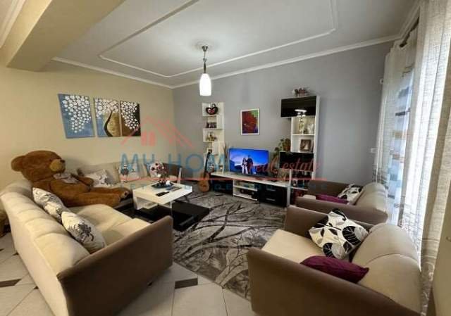 Tirane, jepet me qera apartament 3+1+BLK Kati 2, 145 m² 800 Euro (Rruga Peti)