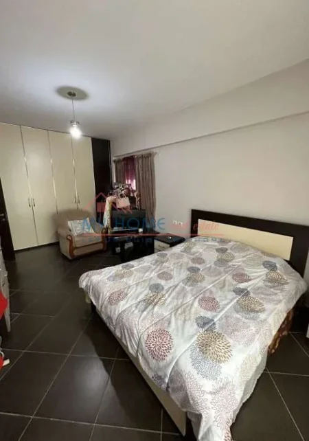 Tirane, jepet me qera apartament 3+1+BLK Kati 2, 145 m² 800 Euro (Rruga Peti)