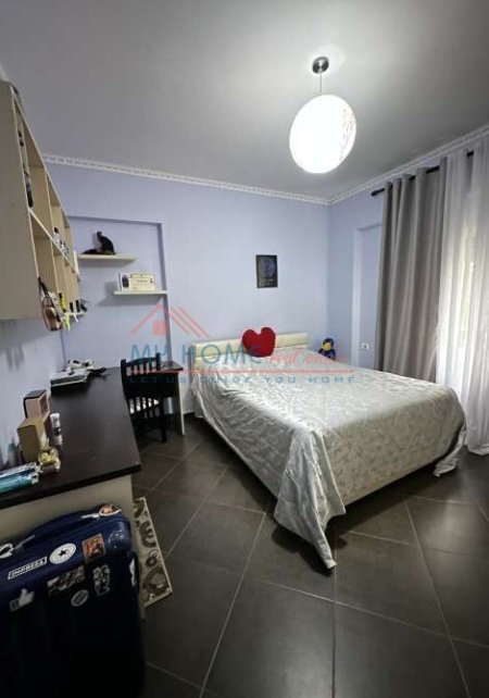 Tirane, jepet me qera apartament 3+1+BLK Kati 2, 145 m² 800 Euro (Rruga Peti)