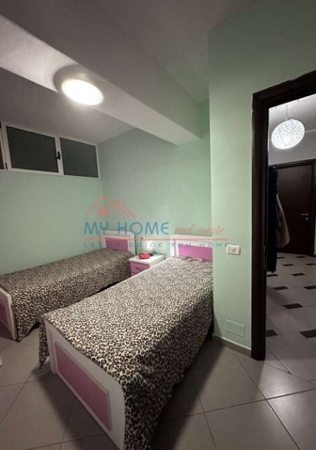 Tirane, jepet me qera apartament 3+1+BLK Kati 2, 145 m² 800 Euro (Rruga Peti)