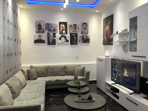 Tirane, jepet me qera shtepi 1+1 Kati 1, 60 m² 400 Euro (Rruga ali baushi)