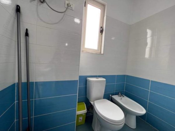 Tirane, jepet me qera apartament 2+1+BLK Kati 5, 110 m² 300 Euro (2 Palmat)