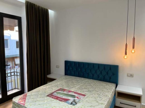 Tirane, shitet apartament 1+1 Kati 4, 75 m² 185.000 Euro (pallatet Shallvare)
