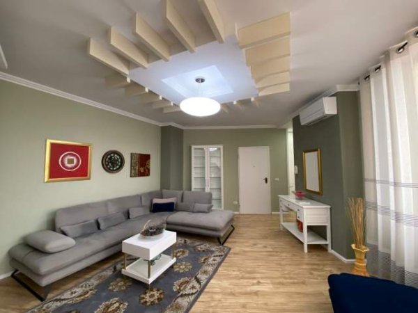 Tirane, jap me qera apartament 1+1+BLK Kati 9, 77 m² 550 Euro (rruga e dibres)