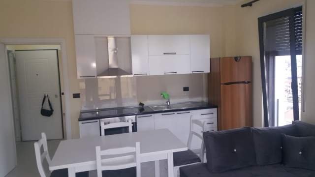 Tirane, jepet me qera apartament 1+1+A+BLK Kati 7, 320 Euro (Ngjitur me Spitalin Amerikan 2)