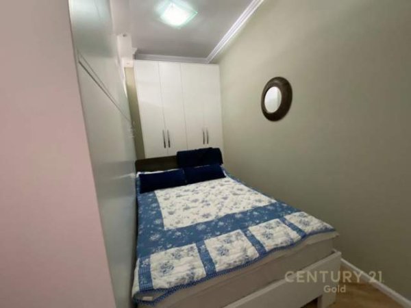 Tirane, jepet me qera apartament 1+1 Kati 9, 600 Euro (selvia)