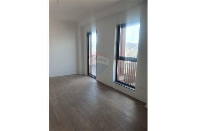Tirane, shitet apartament 2+1+BLK Kati 10, 124 m² 250.000 Euro (Rruga e Kavajes)