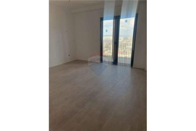 Tirane, shitet apartament 2+1+BLK Kati 10, 124 m² 250.000 Euro (Rruga e Kavajes)